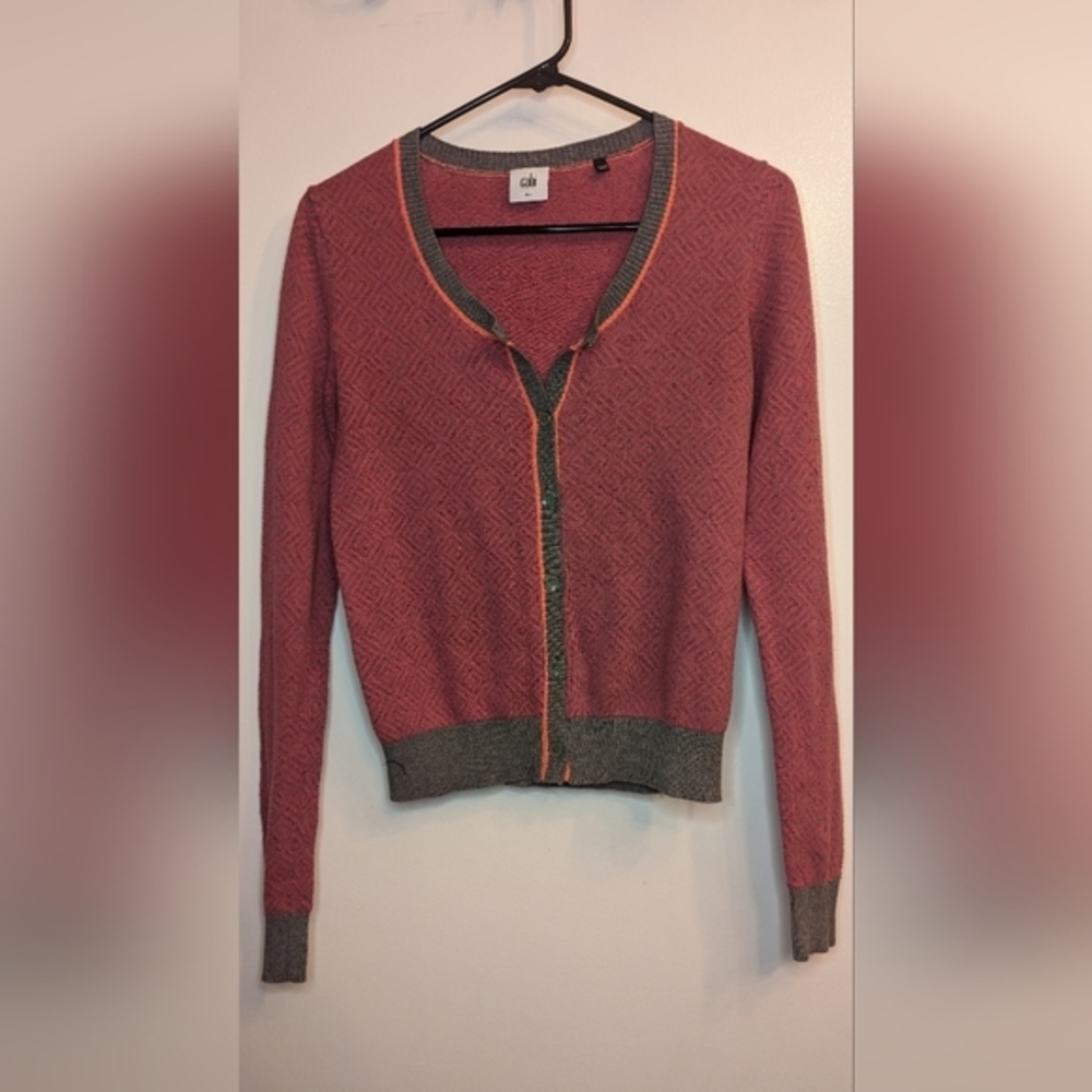 EUC Cabi bright pink/grey geo print w/neon pink accent on scoop neck ribbed knit